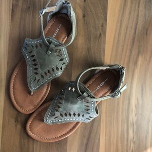 Report Footwear Lindsay Laser Cut Sandal. Taupe. Size 7.5